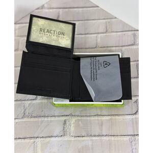 NEW REACTION KENNETH COLE HAND CRAFTED LEATHER BLACK BI-FOLD WALLET